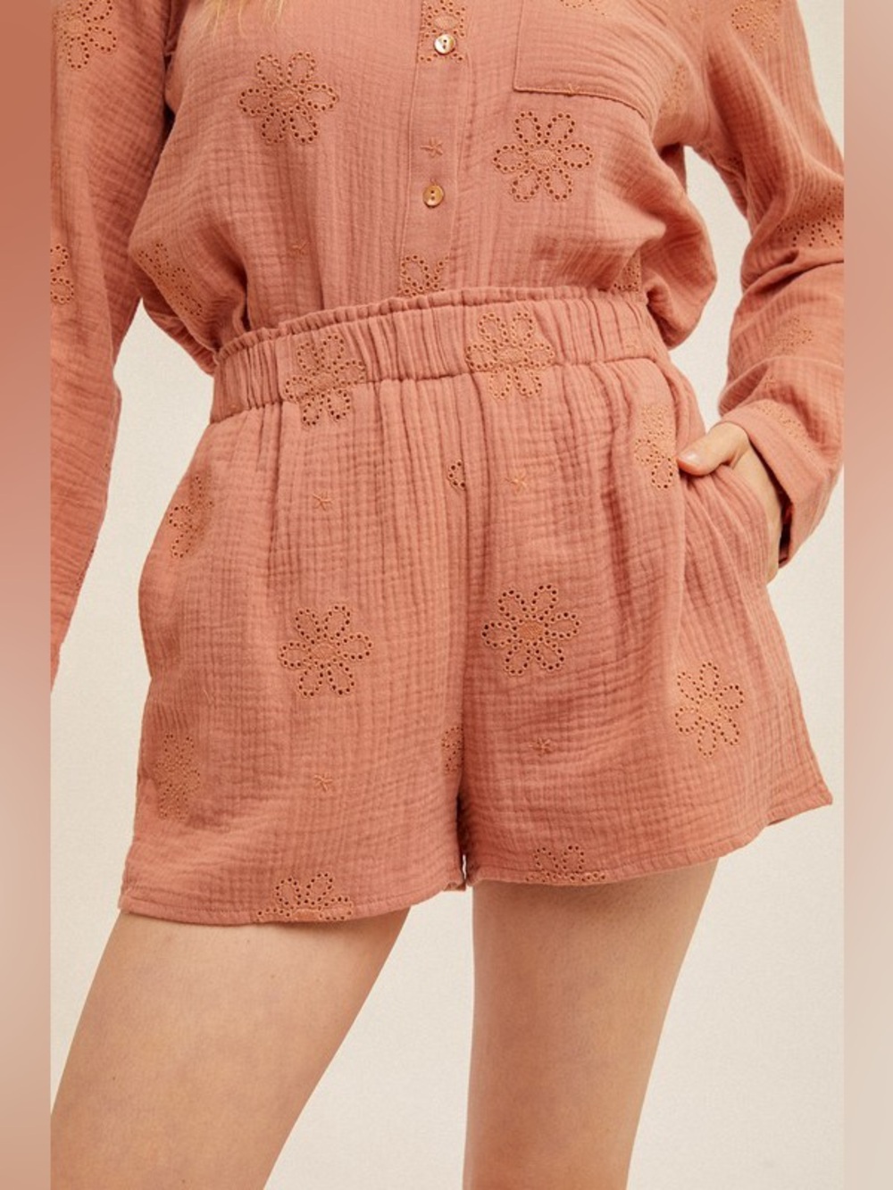 ☀️SALE☀️EYELET EMBROIDERY DOUBLE GAUZE SHORTS|TERRACOTTA